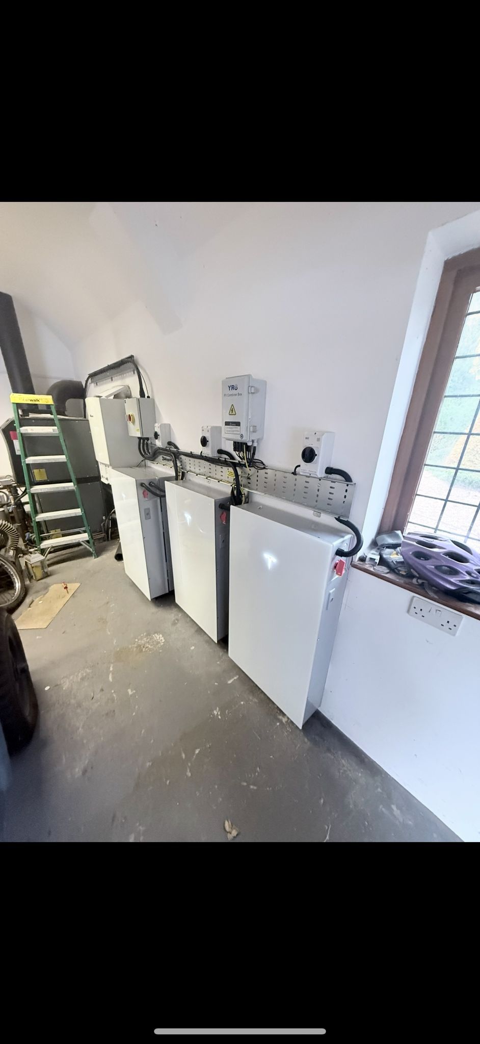 Battery and inverter installation